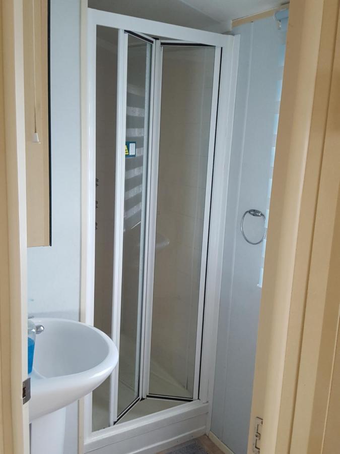 Hotel Pine Ridge 59 Rockley Park Poole With Sea View Sleeps Six Exterior foto