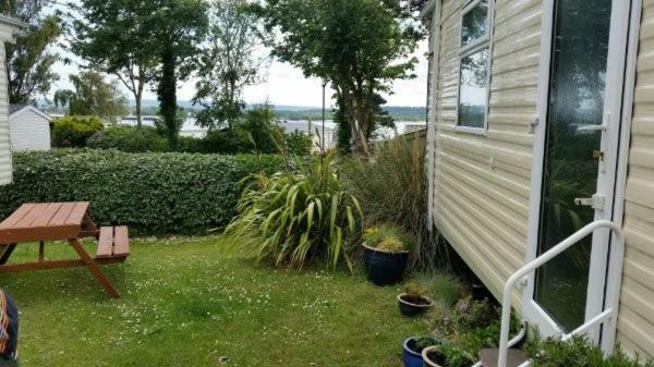 Hotel Pine Ridge 59 Rockley Park Poole With Sea View Sleeps Six Exterior foto