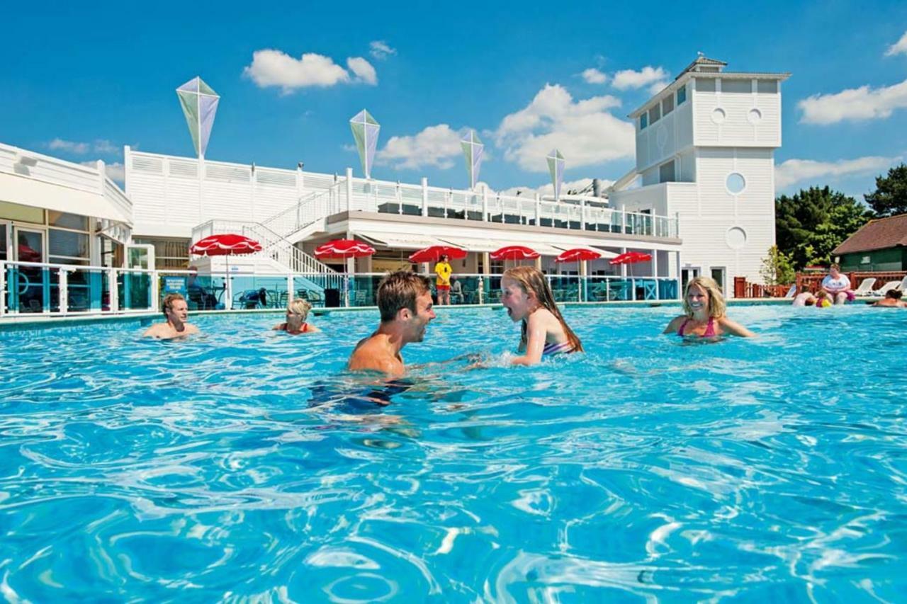 Hotel Pine Ridge 59 Rockley Park Poole With Sea View Sleeps Six Habitación foto